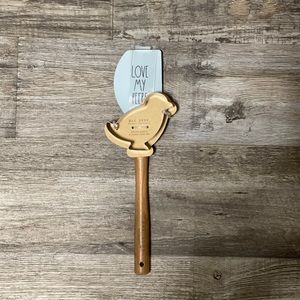 Rae Dunn spatula and cookie cutter set